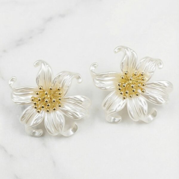 Aretes en Rodio y Resina Blanco con Dorado ZARC01-670