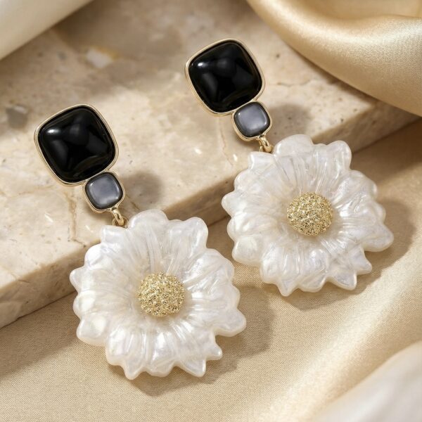 Aretes en Rodio y Resina Blanco con Azul ZARC03-125