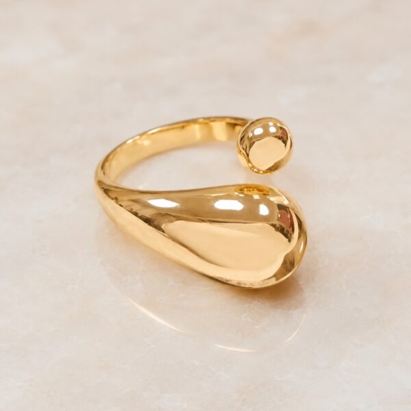 Anillo dorado Elara