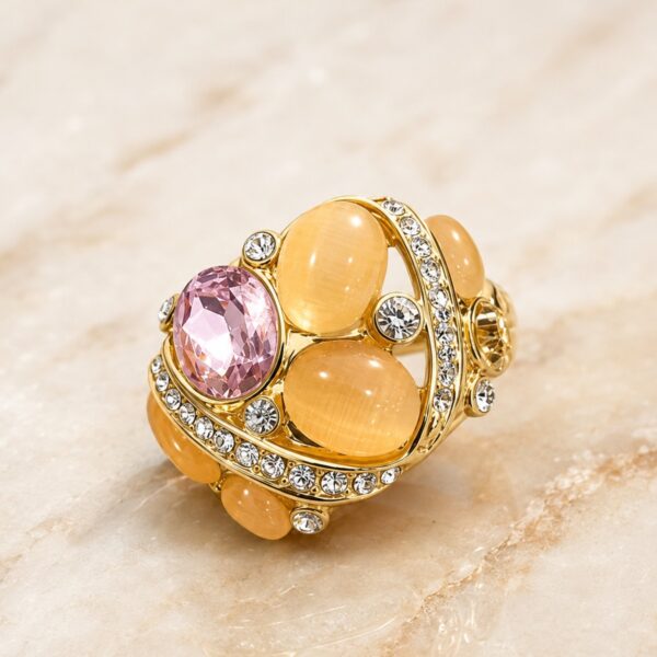 Anillo dorado Zaria