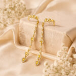 Aretes dorados Gardenia de ZYRAL