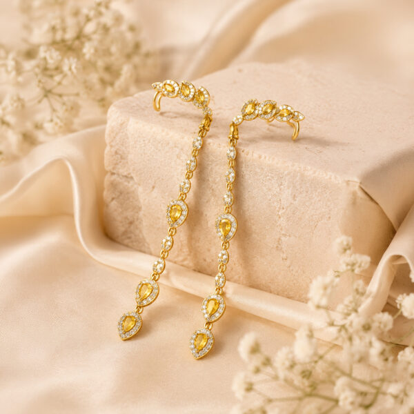 Aretes dorados Gardenia de ZYRAL
