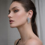 Aretes Plateados Alas Kiara de ZYRAL - foto 2