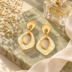 Aretes Nacarados Boreal de ZYRAL en color dorado