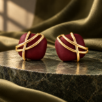 Aretes Vinotintos Capri de ZYRAL en color dorado