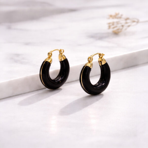 Aretes dorados Gardenia de ZYRAL