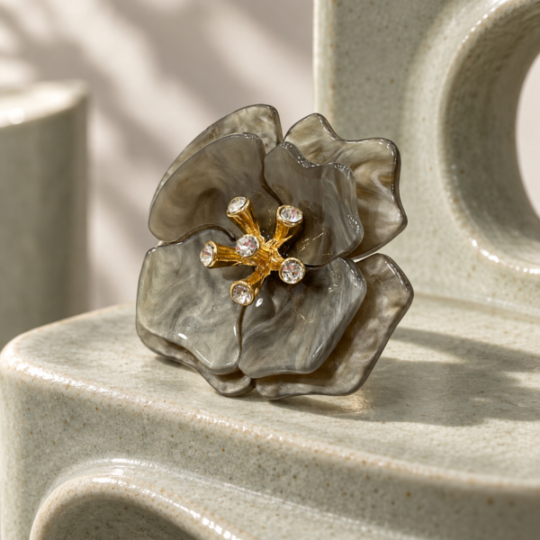 Anillo Flor Amélie en Acrílico con Circones de ZYRAL