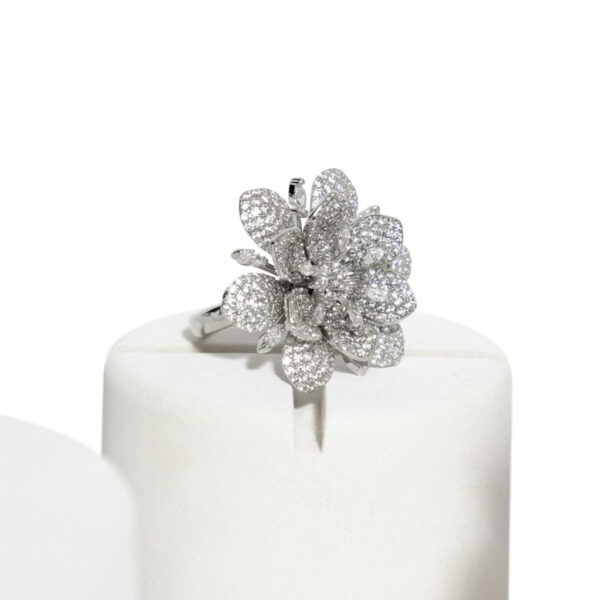 Anillo plateado Esencia de ZYRAL