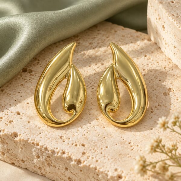Aretes dorados Gota Ondina