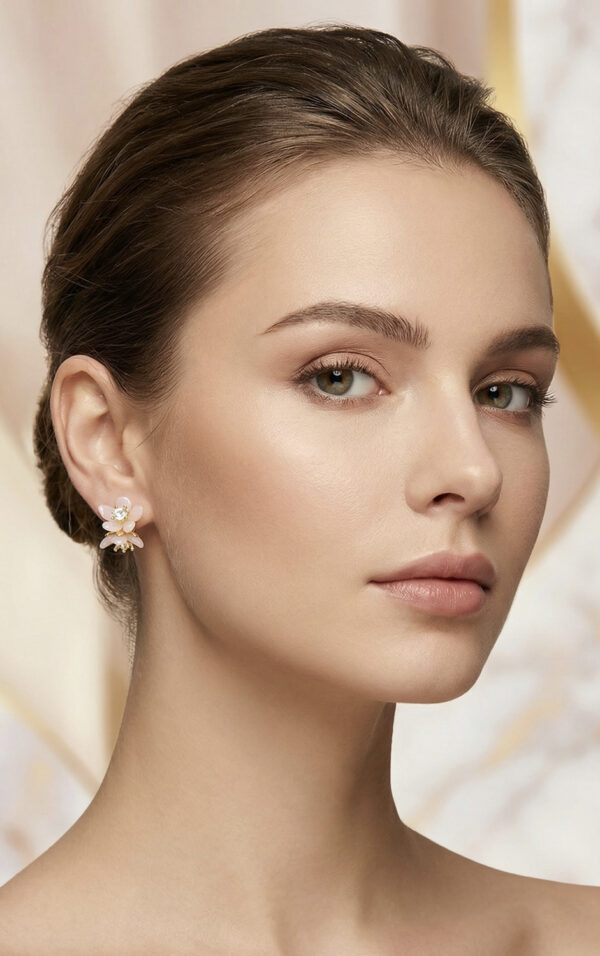 Aretes Rosados Nola de ZYRAL en modelo