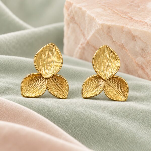 Aretes dorados Trébol Luz