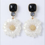 Aretes dorados Flor Amapola de ZYRAL