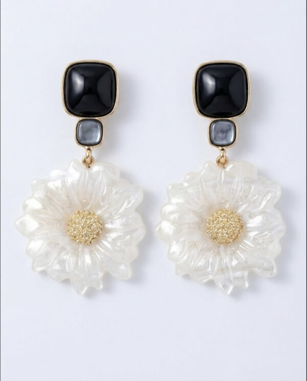 Aretes dorados Flor Amapola de ZYRAL