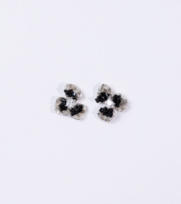 Aretes Plateados Con Negro Greta de ZYRAL