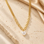 Collar dorado Nerea - ambientada