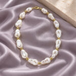 Collar dorado Soleil - ambientada