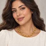 Collar dorado Lunaria - modelo