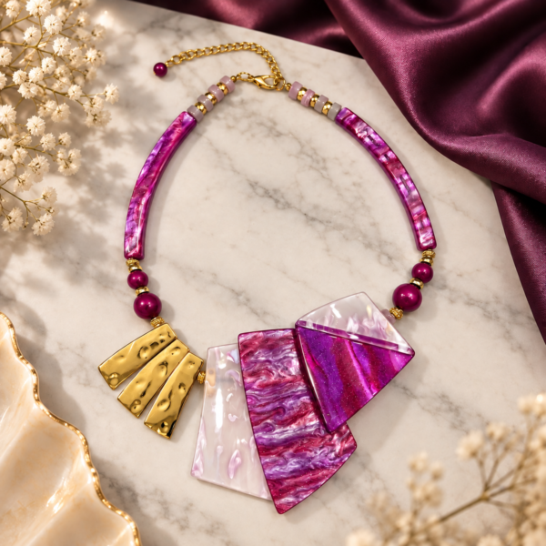 Collar Fiora Fucsia - ambientada