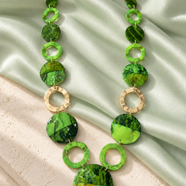 Collar Cielo Verde - ambientada