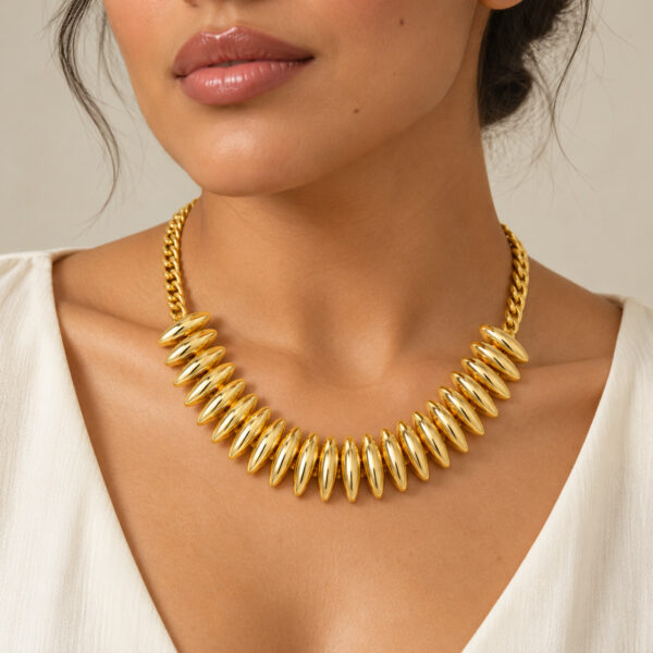 Collar dorado Verona - modelo