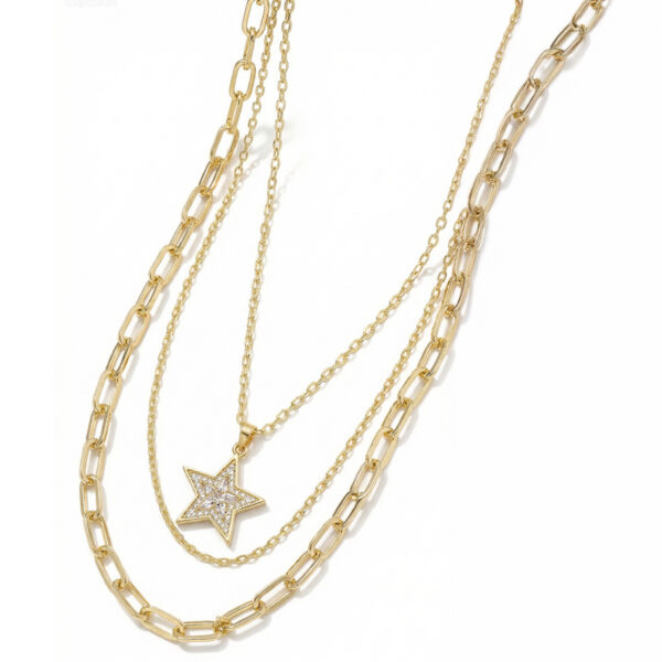 Collar dorado Gardenia - fondo blanco
