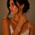 Pulsera tres oros Julienne de ZYRAL en modelo