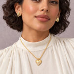 Set dorado Renata de ZYRAL en modelo
